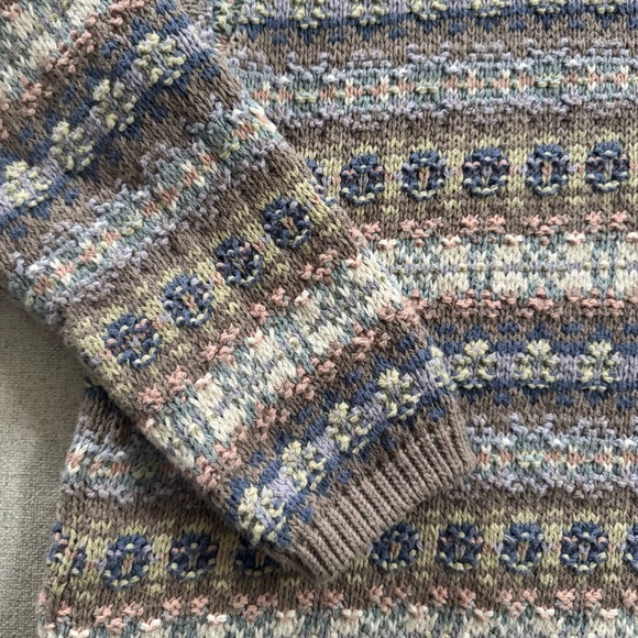 Vintage L.L. Bean Fair Isle Multicolor Patterned Women's Sweater - Picture 6 of 7